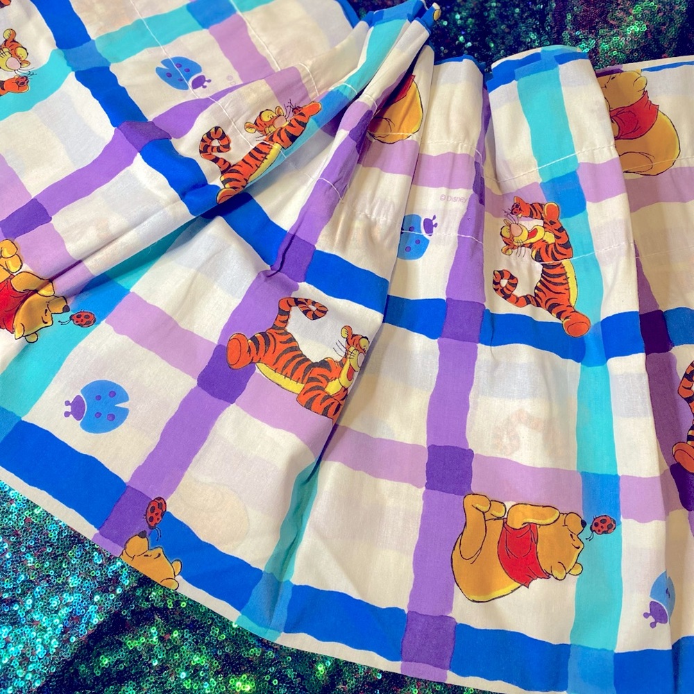 Vintage Winnie the Pooh and tigger valance